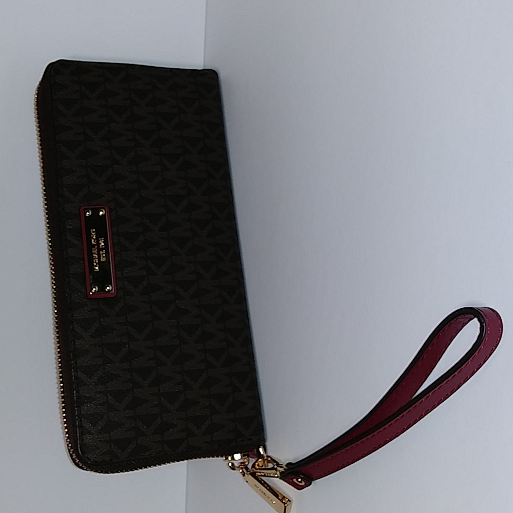 Michael Kors Travel Wallet Wristlet